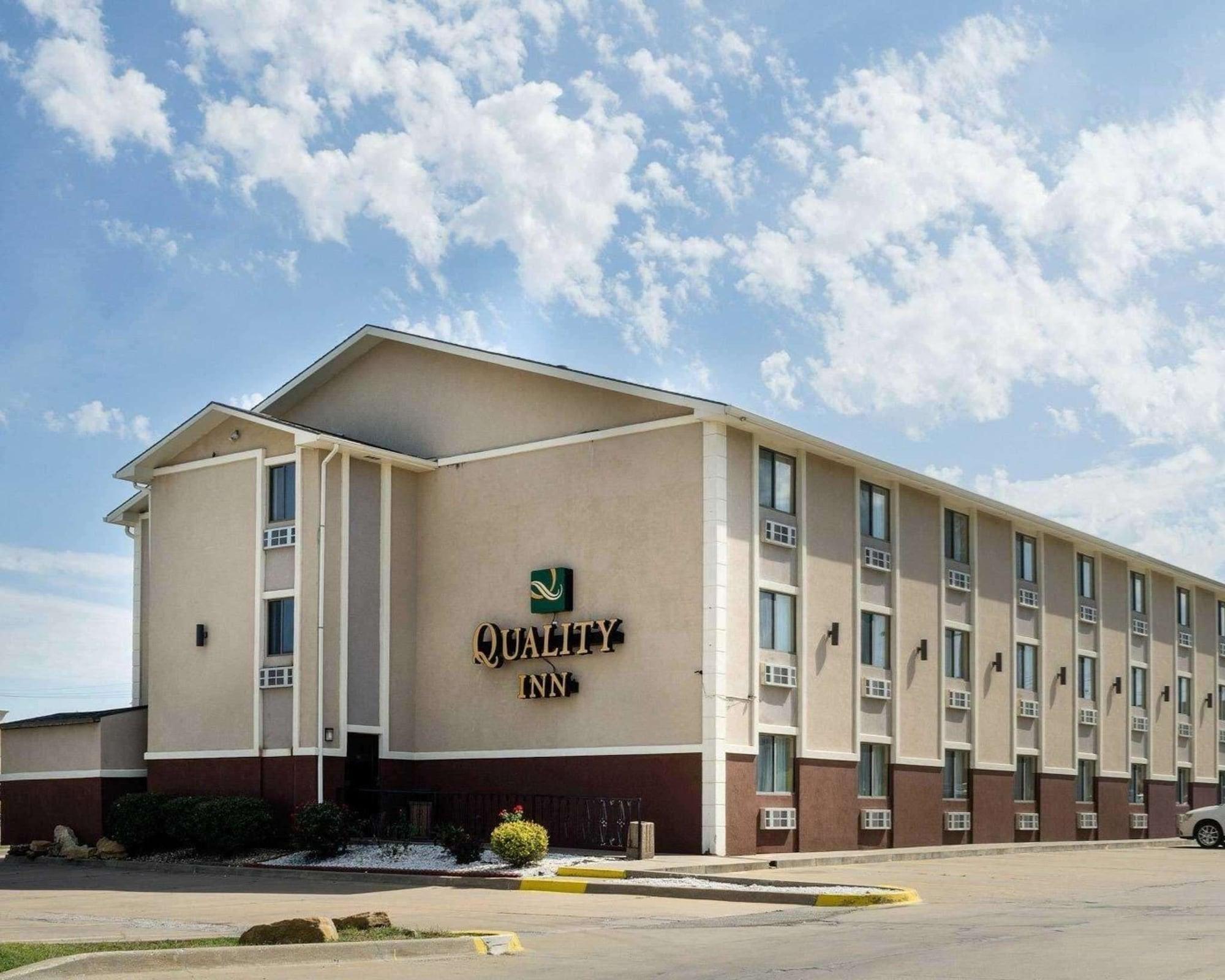 Quality Inn I-70 At Wanamaker Topeka Exteriör bild