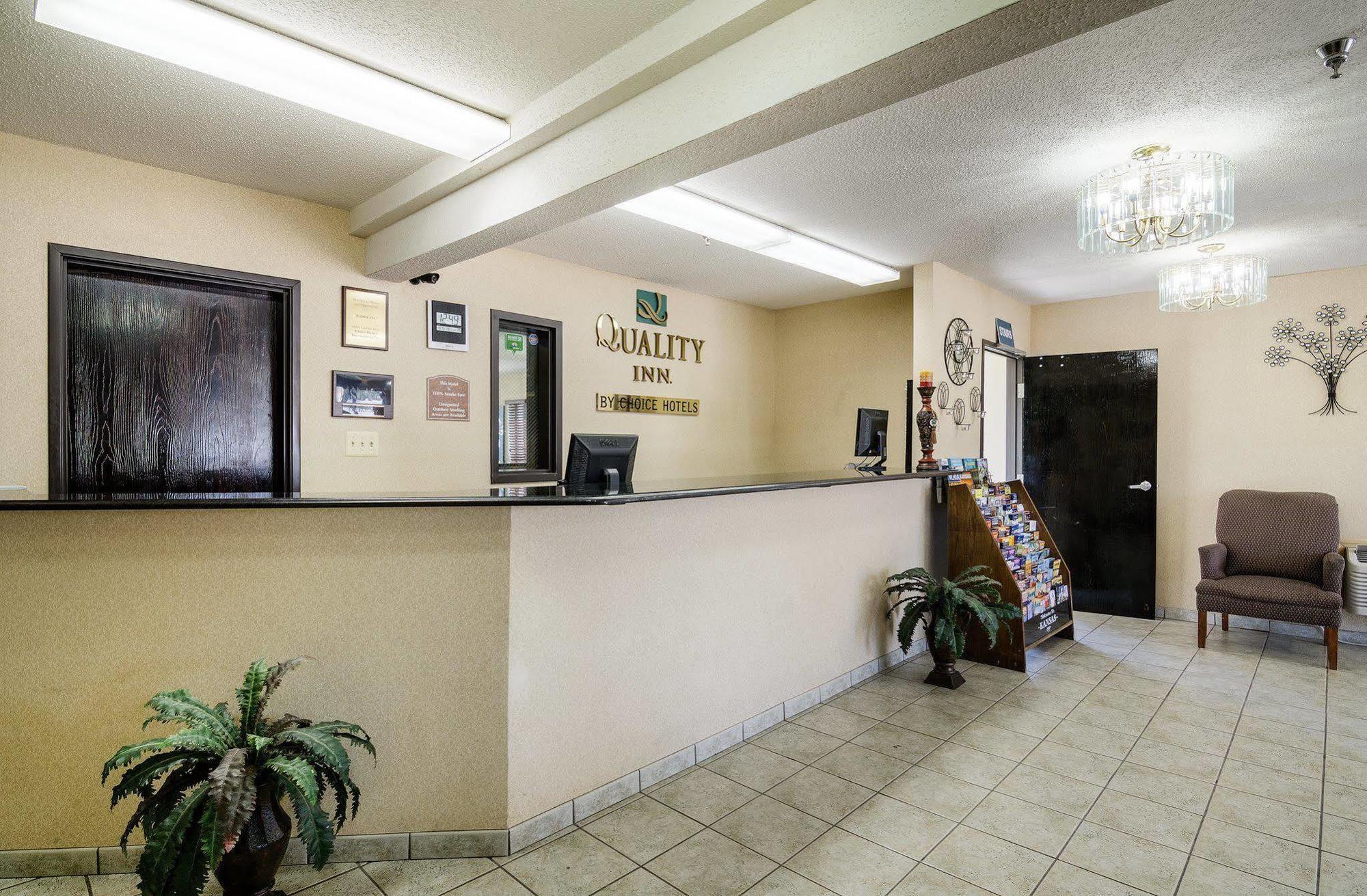 Quality Inn I-70 At Wanamaker Topeka Exteriör bild